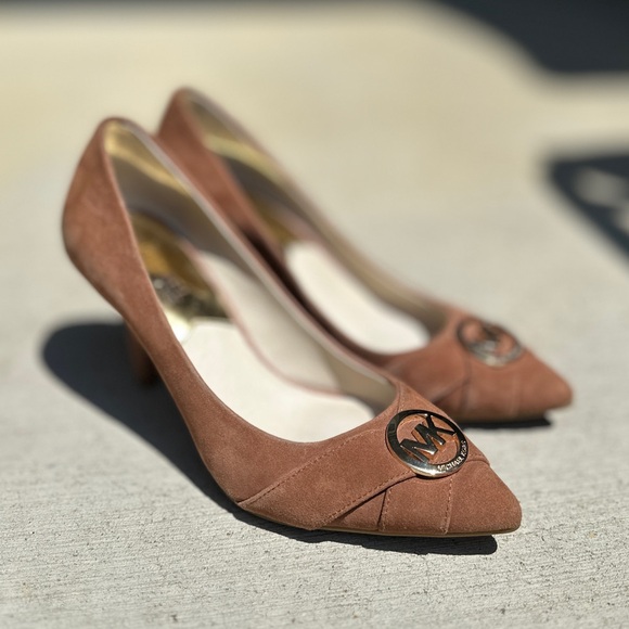 Gorgeous Suede Michael Kors Heels - Picture 4 of 7